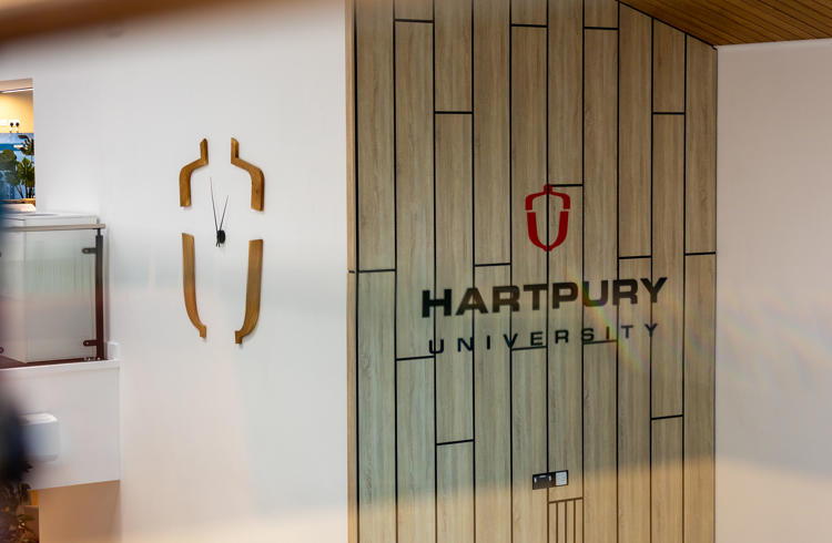 Hartpury Uni Logo