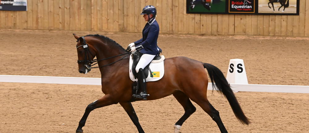 Nichola Buchanan St Giles Flamboyant KBIS YH Semi